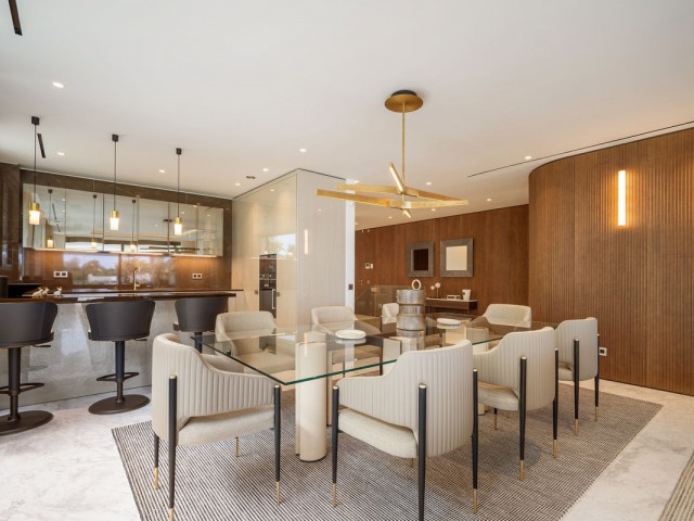 Apartamento con 5 Dormitorios  en Marbella