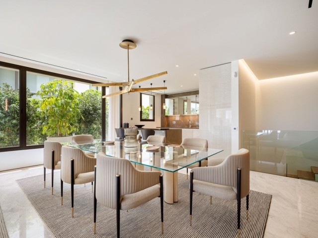 Apartamento con 5 Dormitorios  en Marbella