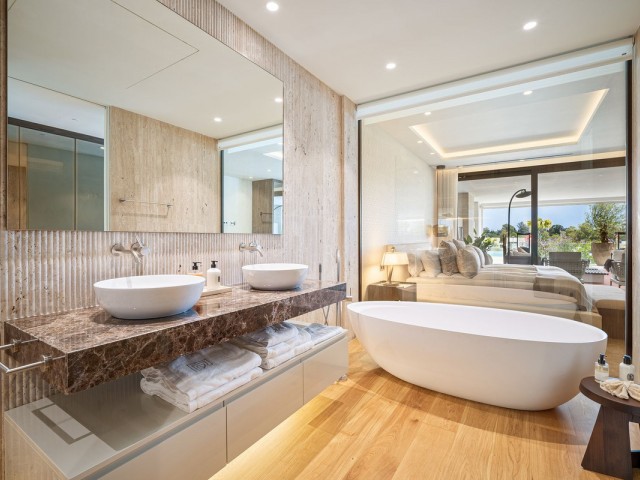 Apartamento con 5 Dormitorios  en Marbella