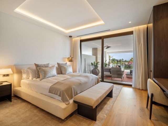 Apartamento con 5 Dormitorios  en Marbella