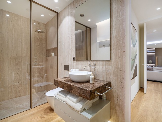 Apartamento con 5 Dormitorios  en Marbella