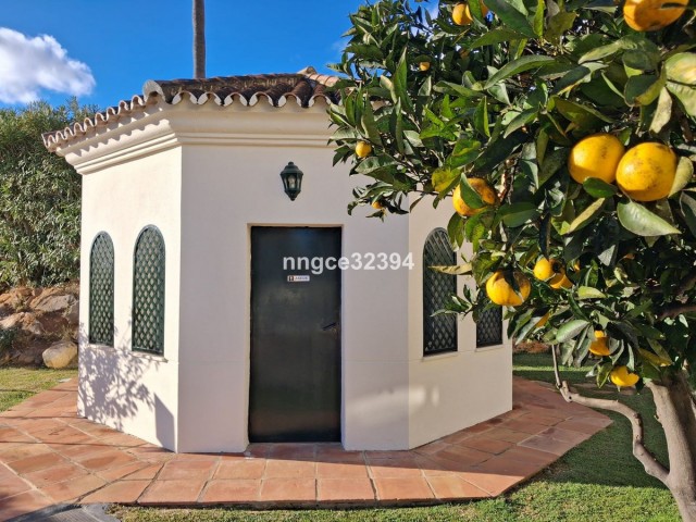 Apartamento con 2 Dormitorios  en Puerto Banús