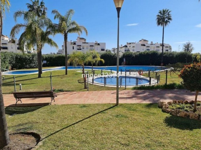 Apartamento con 2 Dormitorios  en Puerto Banús