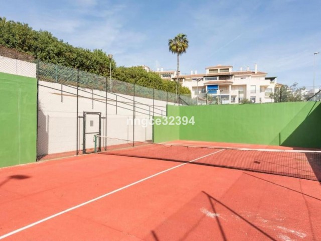 Apartamento con 2 Dormitorios  en Puerto Banús