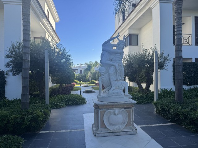 2 Bedrooms Apartment in Estepona