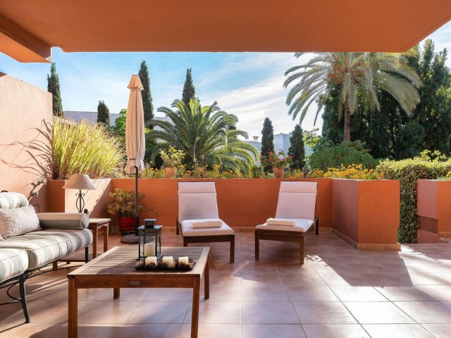 Apartamento con 2 Dormitorios  en Marbella