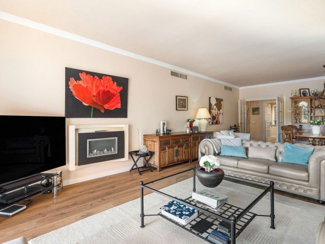 Apartamento con 2 Dormitorios  en Marbella