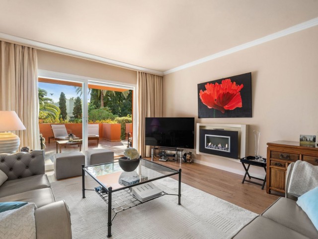 Apartamento con 2 Dormitorios  en Marbella