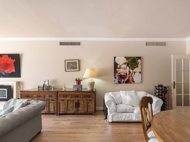 Apartamento con 2 Dormitorios  en Marbella