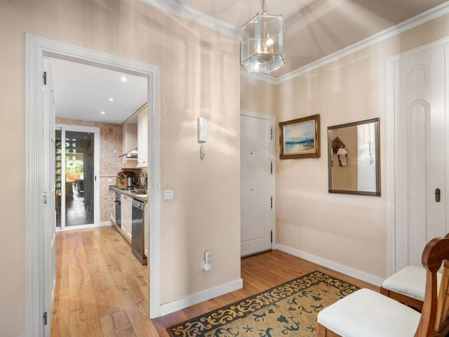 Apartamento con 2 Dormitorios  en Marbella