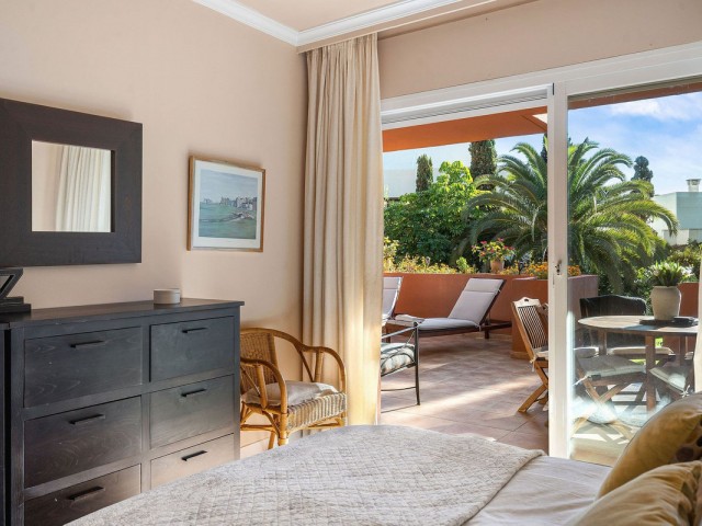 Apartamento con 2 Dormitorios  en Marbella