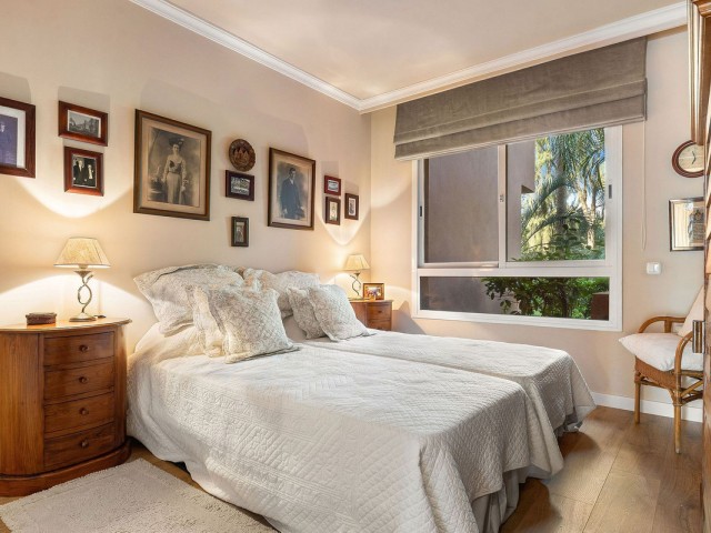 Apartamento con 2 Dormitorios  en Marbella