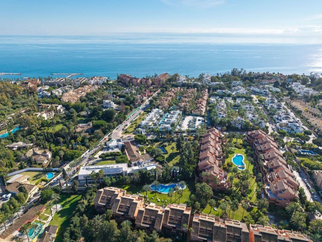 Apartamento con 2 Dormitorios  en Marbella