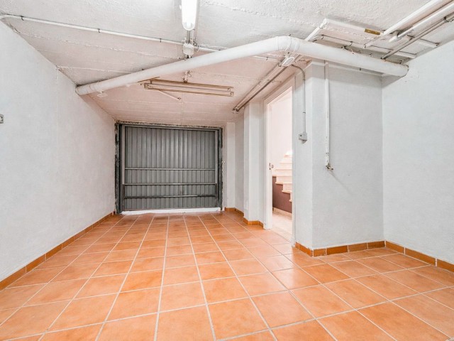 Adosado con 3 Dormitorios  en Marbella