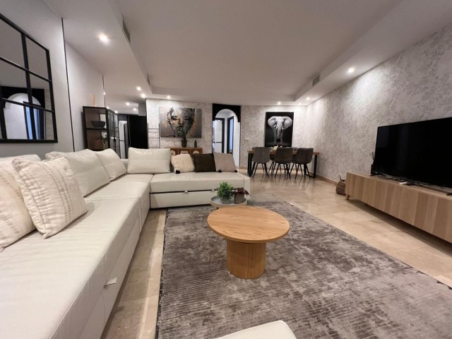 Apartamento con 3 Dormitorios  en Marbella