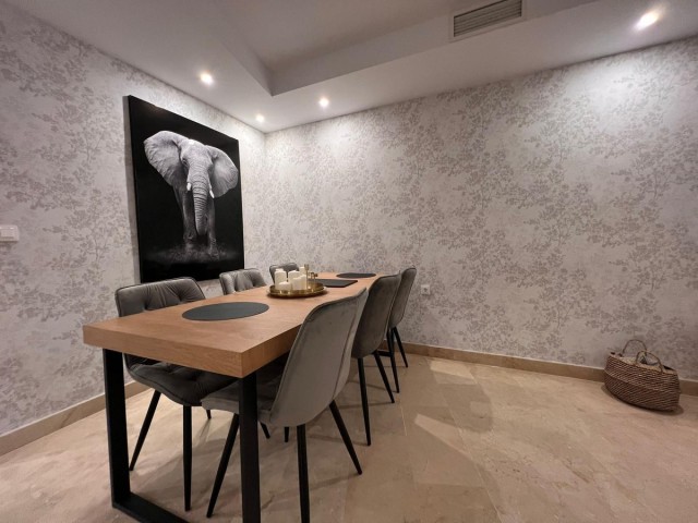 Apartamento con 3 Dormitorios  en Marbella