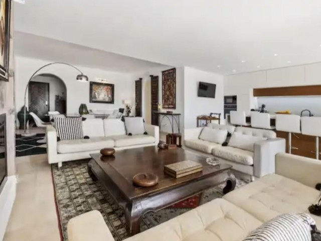 Penthouse in Estepona