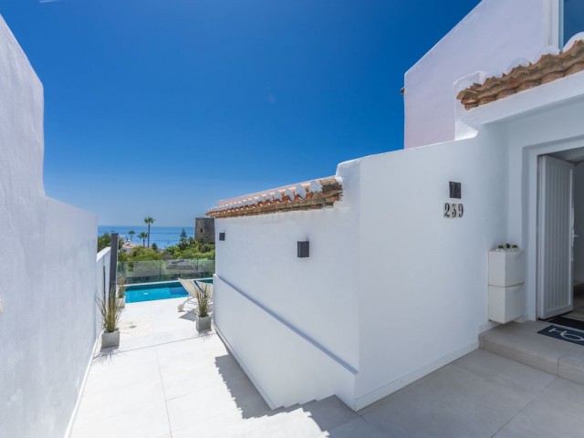 Villa avec 3 Chambres  à Estepona