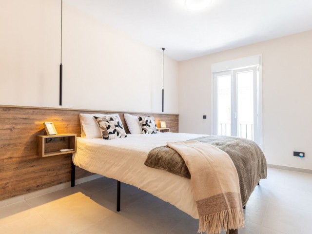 Maison mitoyenne avec 4 Chambres  à Estepona