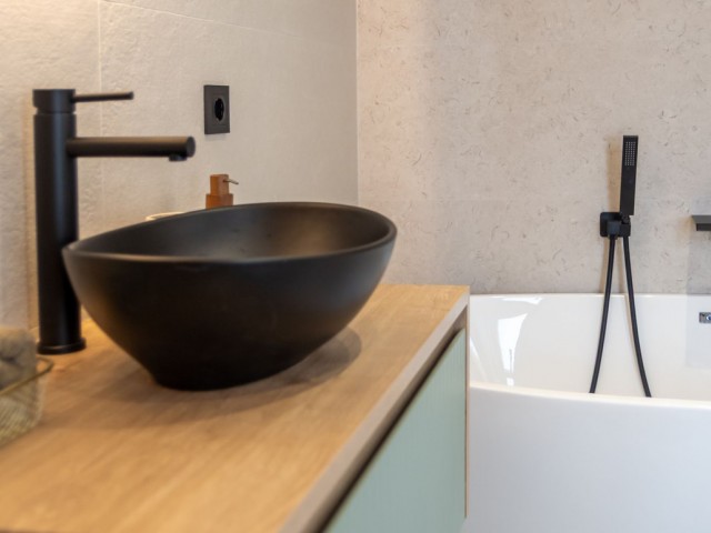 Maison mitoyenne avec 4 Chambres  à Estepona