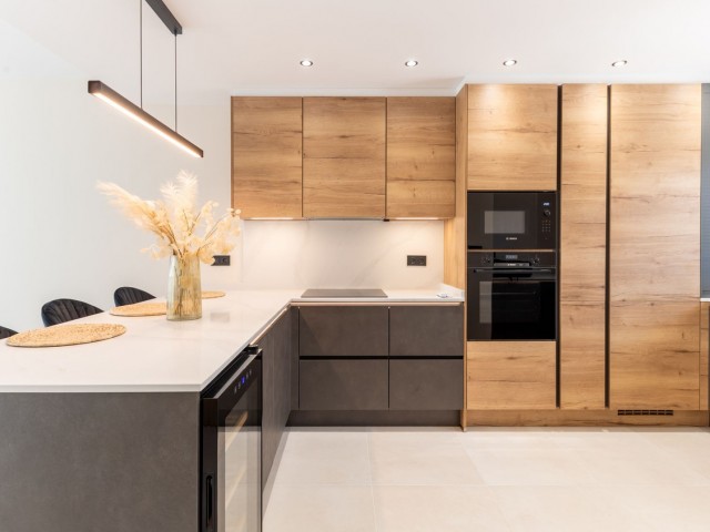 Maison mitoyenne avec 4 Chambres  à Estepona