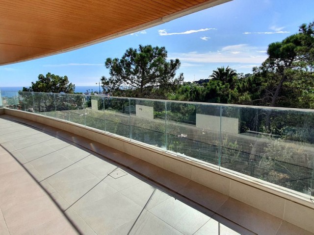 2 Bedrooms Apartment in Estepona