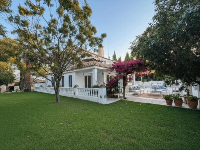 Villa con 8 Dormitorios  en Marbella
