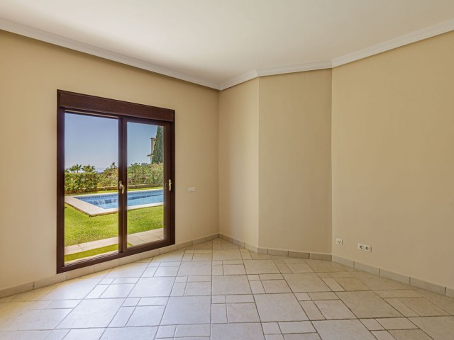 5 Bedrooms Villa in Los Arqueros