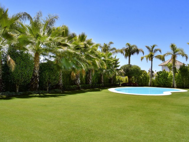 Villa con 5 Dormitorios  en Marbella
