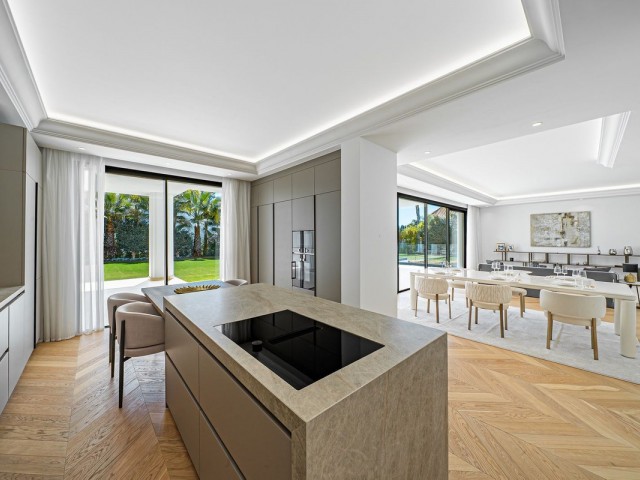 Villa con 5 Dormitorios  en Marbella