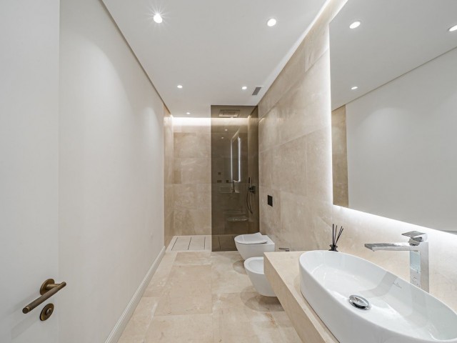 Villa con 5 Dormitorios  en Marbella