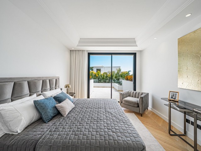 Villa con 5 Dormitorios  en Marbella