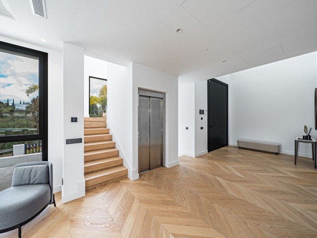 Villa con 5 Dormitorios  en Marbella