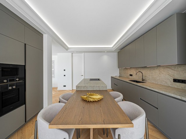 Villa con 5 Dormitorios  en Marbella