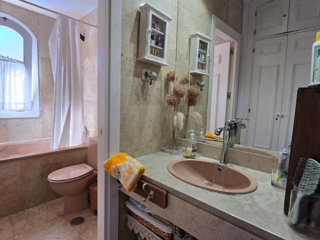 3 Slaapkamer Rijtjeshuis in Marbella