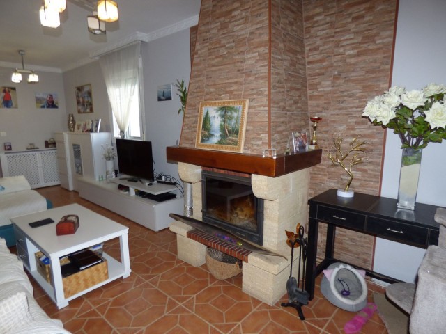 3 Bedrooms Apartment in Estepona
