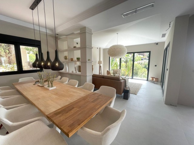 7 Sovrums Villa i Elviria