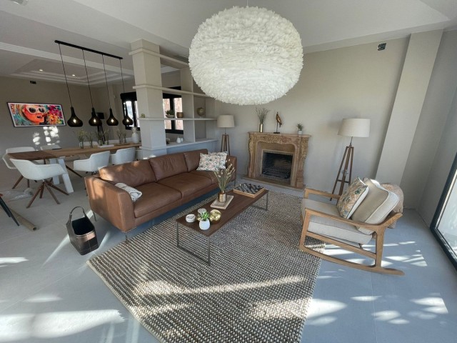 7 Sovrums Villa i Elviria