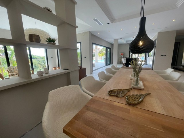 Villa avec 7 Chambres  à Elviria