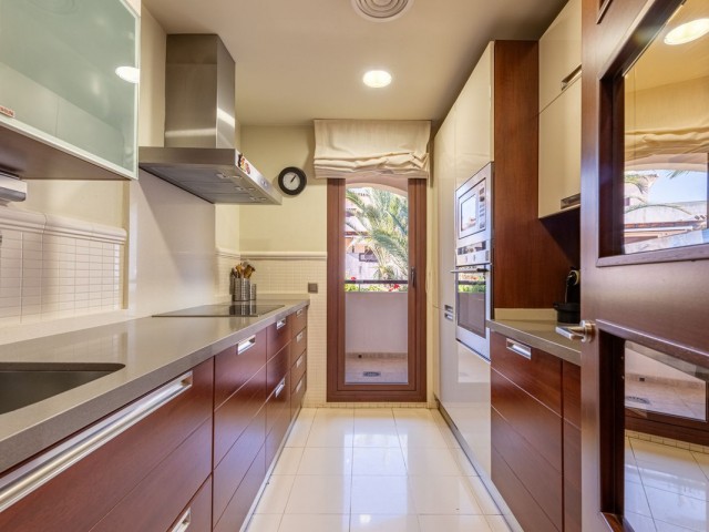 2 Makuuhuoneen Huoneisto Nueva Andalucía