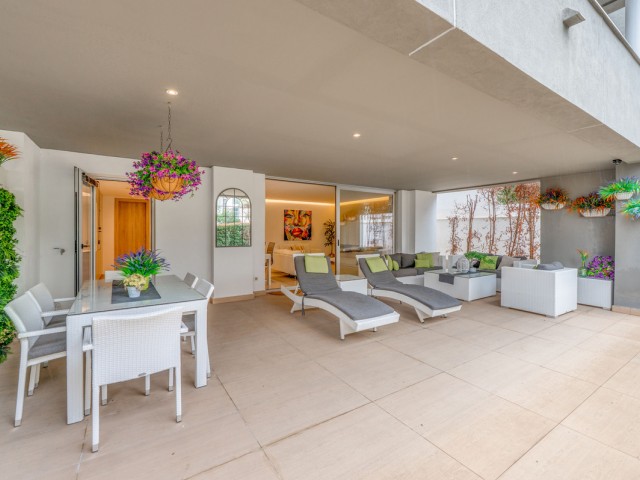 3 Bedrooms Apartment in Puerto Banús