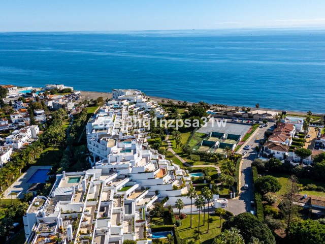 4 Bedrooms Apartment in Guadalmina Baja