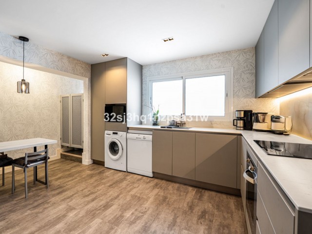 4 Bedrooms Apartment in Guadalmina Baja
