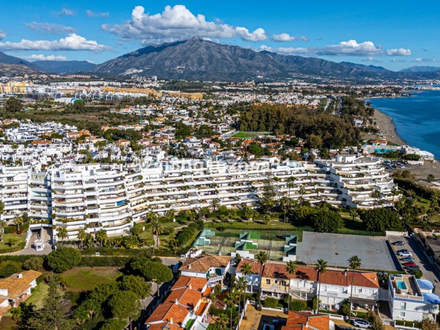 4 Bedrooms Apartment in Guadalmina Baja