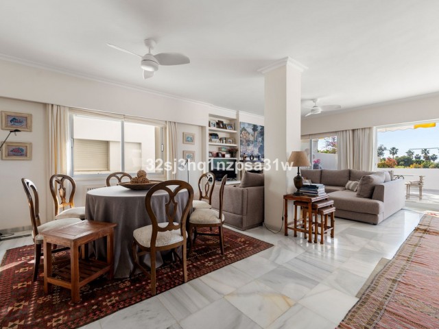 Appartement avec 4 Chambres  à Guadalmina Baja