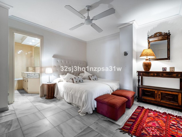 Appartement avec 4 Chambres  à Guadalmina Baja
