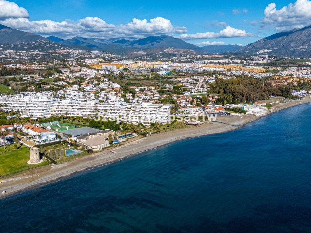 Appartement avec 4 Chambres  à Guadalmina Baja