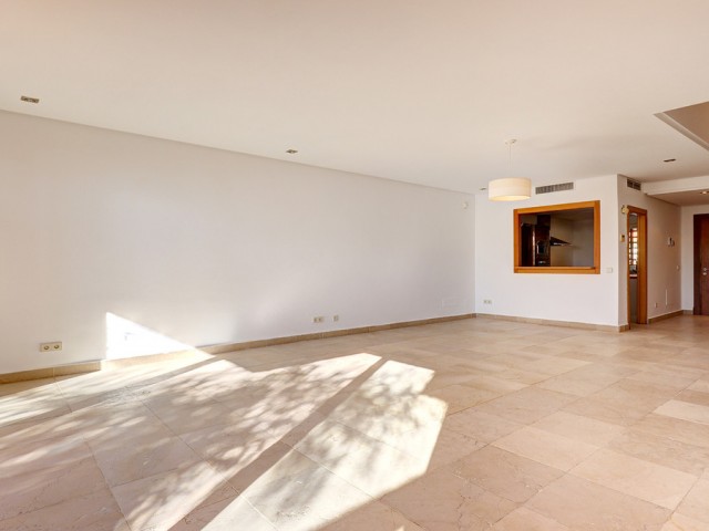 2 Bedrooms Townhouse in Manilva