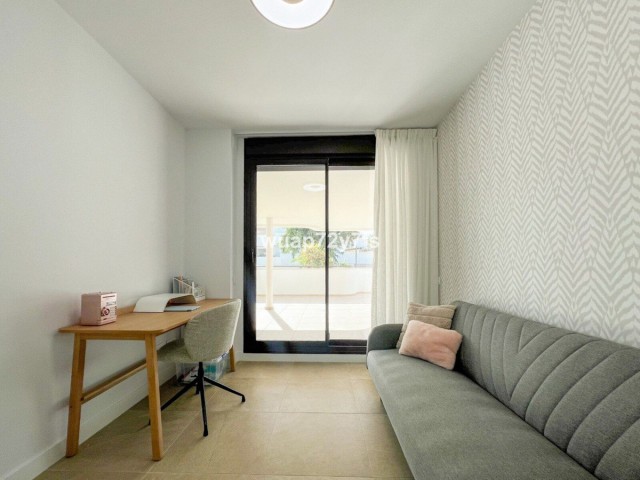 4 Bedrooms Apartment in Estepona