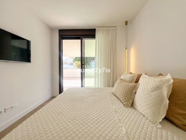 4 Bedrooms Apartment in Estepona
